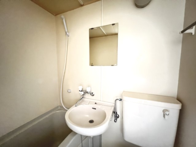 ワラビコーポの洗面所|※別部屋参考写真