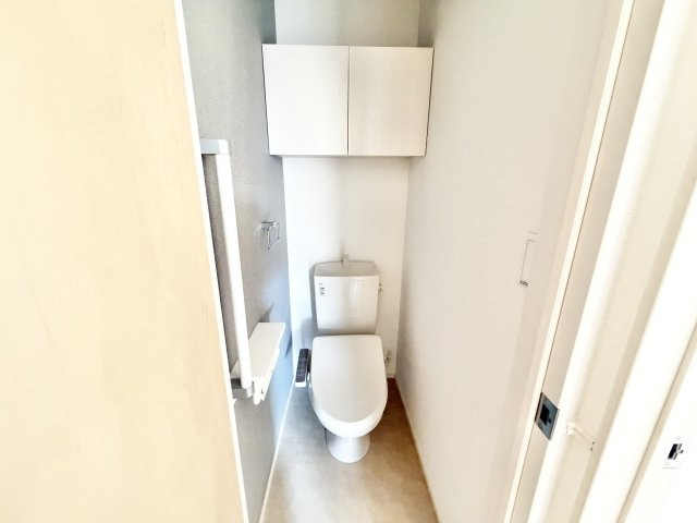 ハイネストキタのトイレ|落ち着いた色調のトイレです