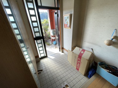 【玄関】 | 稲敷郡阿見町大字掛馬　店舗付き住宅