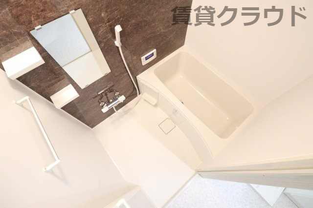 Cadenza（カデンツァ）の浴室|追炊き・浴室乾燥機付き！きれいなお風呂は長風呂しちゃいそう！
