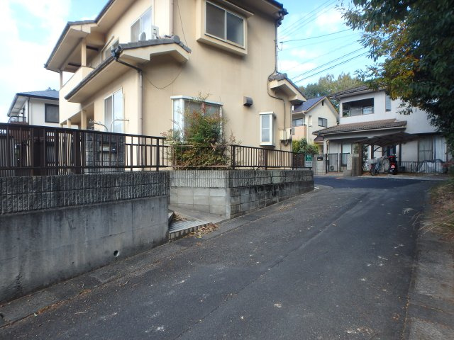 中庄の高台の売地の外観