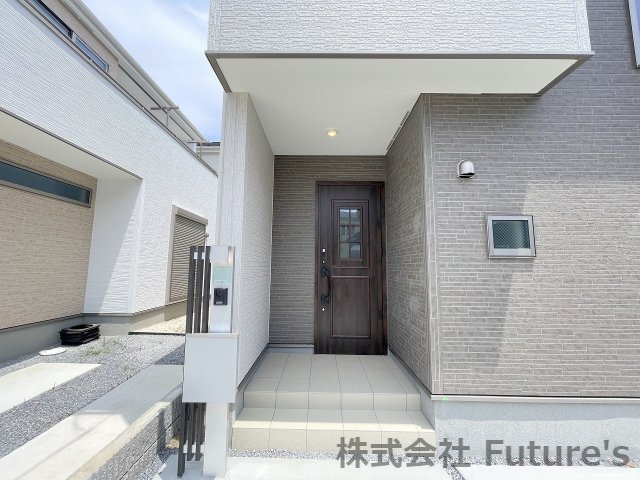 三郷市彦野1丁目　新築戸建　全4棟　2号棟のエントランス|玄関アプローチです