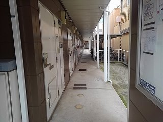 レオパレスディアコート姫路の玄関