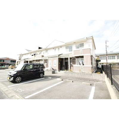 【駐車場】 | ファミール・ドゥ・クイーン | 駐車場があるので、車を買う予定の方も安心です