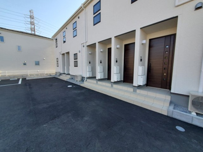 【エントランス】 | リーブルファイン南平野Ⅴ | ゆとりのあるエントランスです