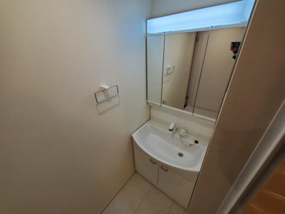 【独立洗面台】 | リーブルファイン南平野Ⅴ | 朝の身支度には欠かせない独立洗面化粧台