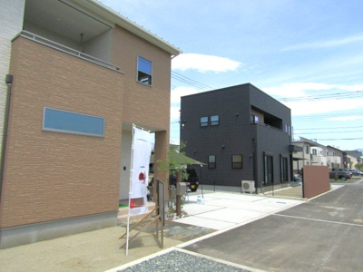 【前面道路含む現地写真】 | エンゼルハウス　甲府市蓬沢町② | 前面道路含む現地写真です