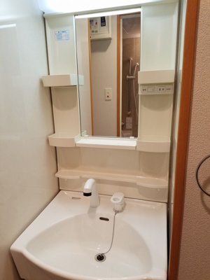 【洗面所】 | ロイヤル渡辺通Ⅱ | 別号室の写真になります。現況優先。