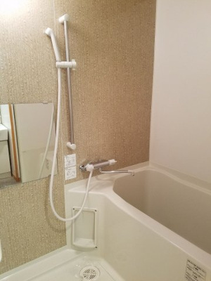 【浴室】 | ロイヤル渡辺通Ⅱ | 別号室の写真になります。現況優先。