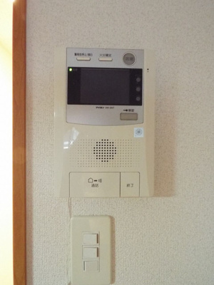 【セキュリティ】 | ロイヤル渡辺通Ⅱ | 別号室の写真になります。現況優先。