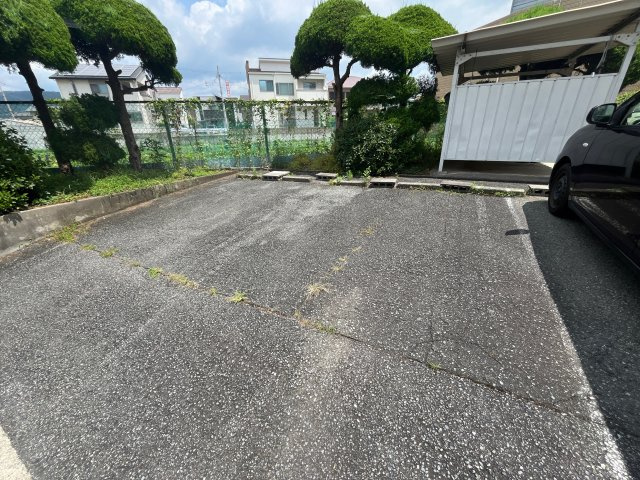 パレーシャル御立の駐車場