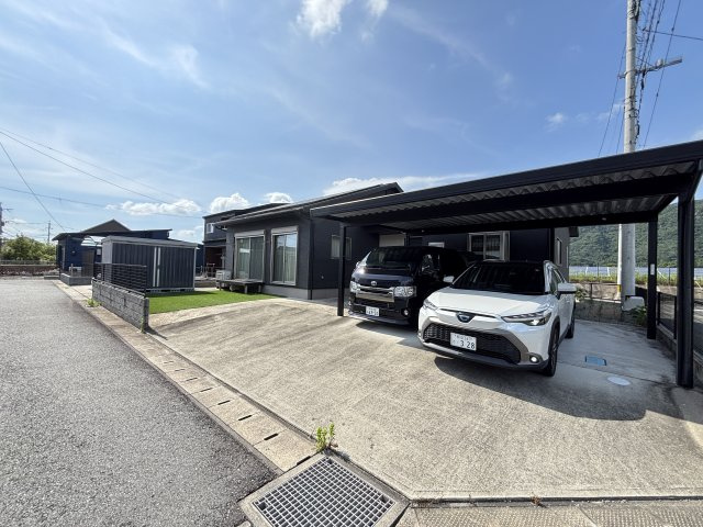 【駐車場】 | 宇土市花園台町 | ☆敷地面積約66坪☆南向き日当り良好☆車4台駐車可能☆