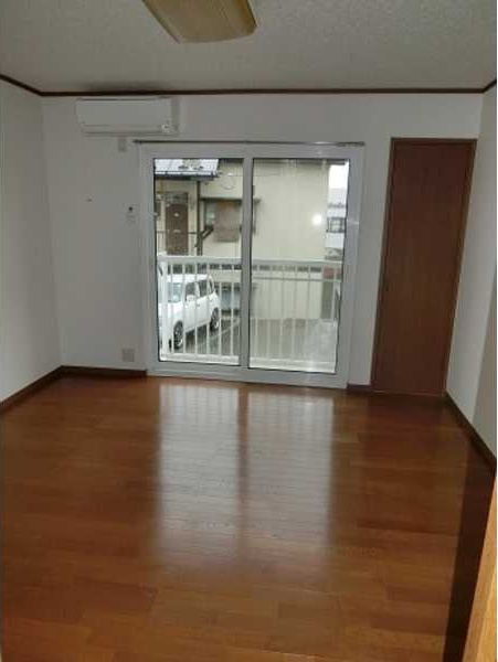 ネオ・メープル高松の居間・リビング