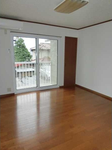 ネオ・メープル高松の洋室