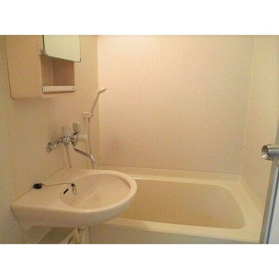 【浴室】 | ライオンズマンション県庁前 | 別号室の写真になります。現況優先。