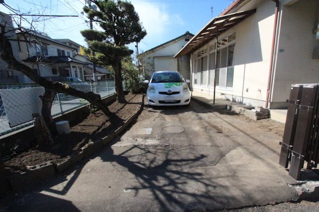 熊本市中央区出水３丁目の一戸建ての駐車場
