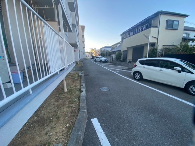 厚生年金住宅A棟の駐車場