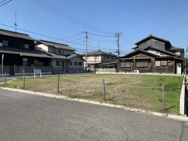 児島下の町10丁目　2区画（1号地）の前面道路含む現地写真