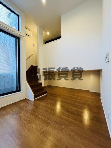 仲介手数料0円！カーサ9名駅の居間・リビング