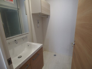 【独立洗面台】 | LUMIERE | 独立洗面化粧台が付いています