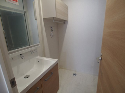 【独立洗面台】 | LUMIERE | 独立洗面化粧台が付いています