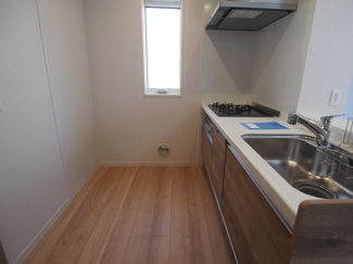 【キッチン】 | LUMIERE | コンパクトなキッチンで掃除もラクラク