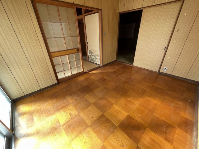 各務原市尾崎南町１丁目の洋室