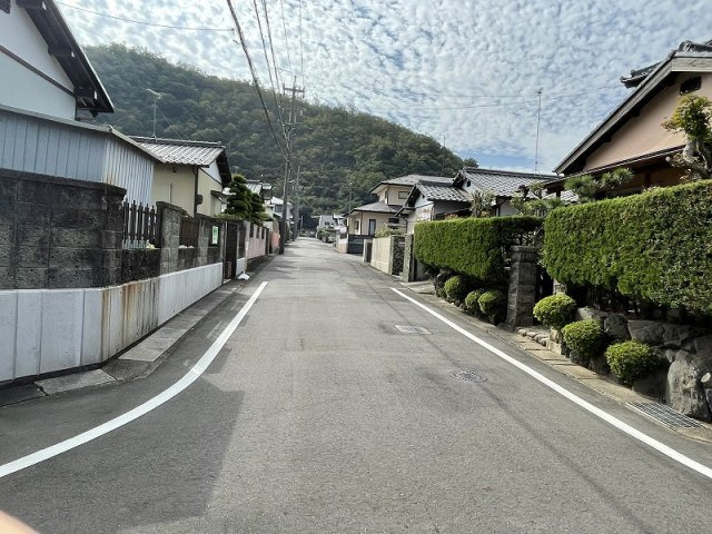 各務原市尾崎南町１丁目の前面道路含む現地写真|西接道
