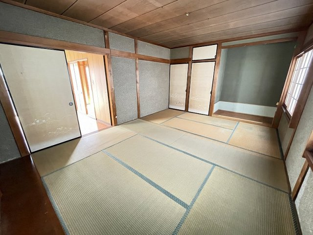 各務原市尾崎南町１丁目の和室