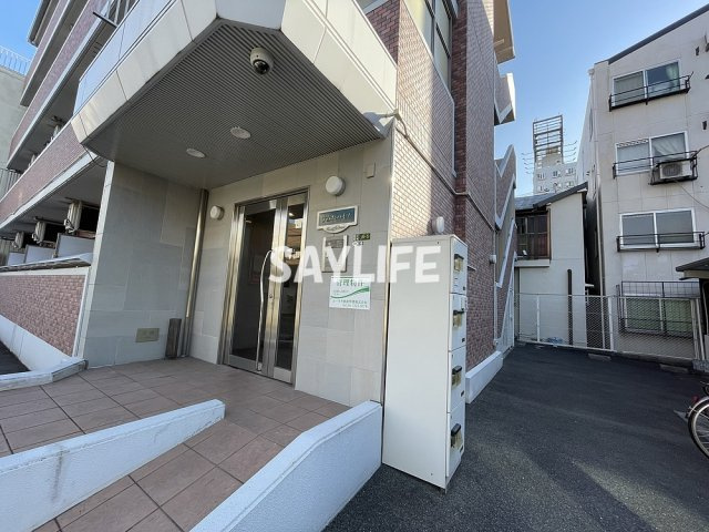 すみれハイツのエントランス