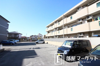 【駐車場】
