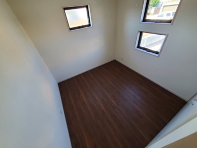 【洋室】 | リーブルファイン南平野Ⅴ | 使い勝手のいい洋室です