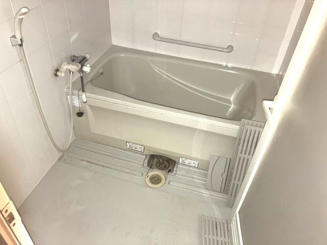 正法寺　中古戸建　8LDK+Sの浴室|浴室