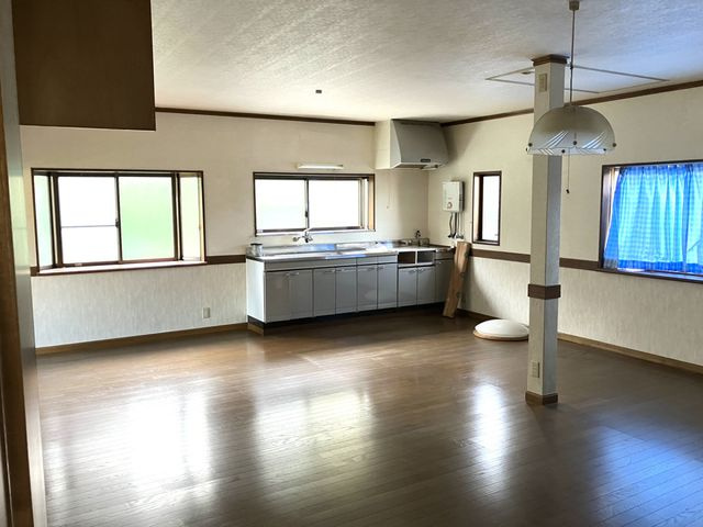 正法寺　中古戸建　8LDK+Sの居間・リビング|リビング