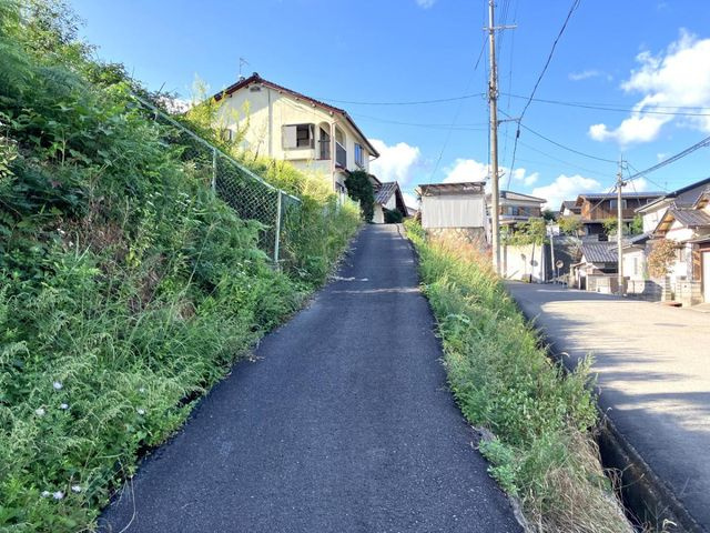 正法寺　中古戸建　8LDK+Sの外観|前面道路含む現地写真