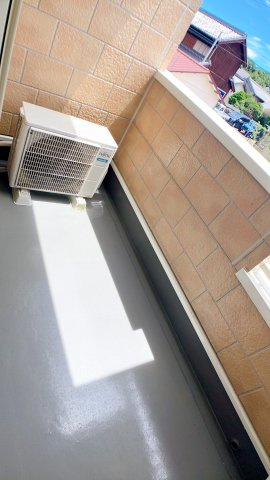 マジュネスのバルコニー