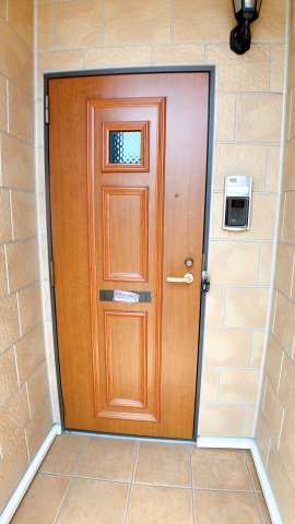 マジュネスの玄関