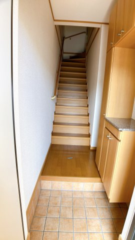 マジュネスの玄関