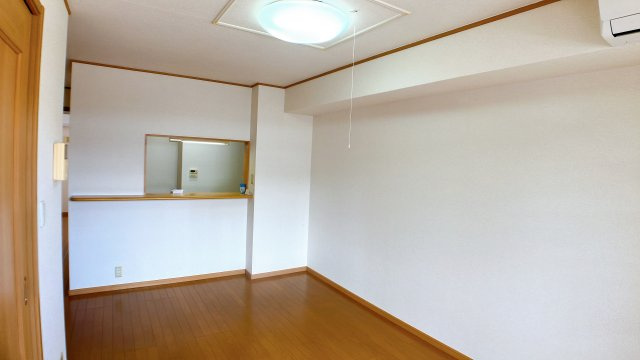 マジュネスの居間・リビング