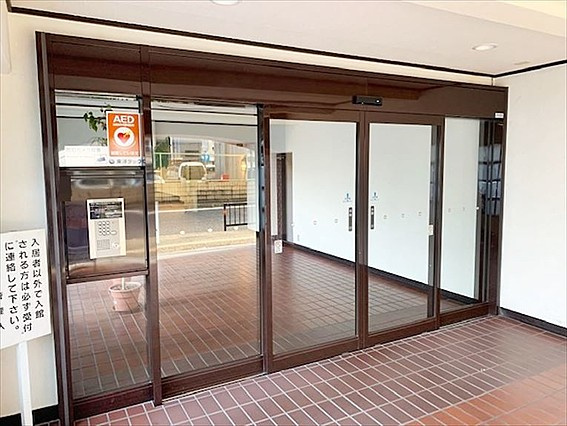 進和江坂アーバンライフのエントランス|毎日通るエントランスはこのようになっています