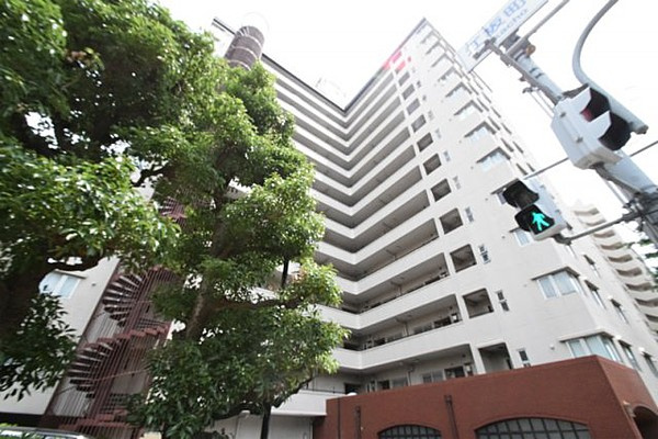 進和江坂アーバンライフの外観|おしゃれな外観です