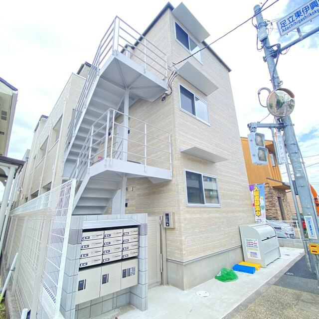 足立区伊興本町2丁目のアパートの画像
