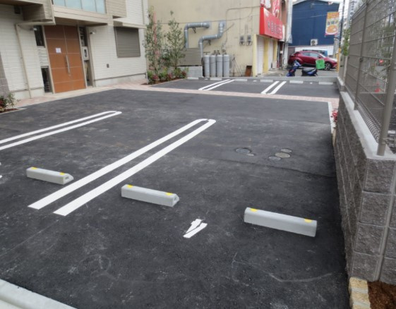Miskatonic Heiwaの駐車場