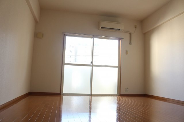 アリュール・アイの洋室