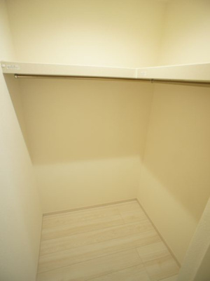【収納】 | リーブルファイン茂呂15号棟 | ウォークインクロゼット付きでお部屋はスッキリ♪