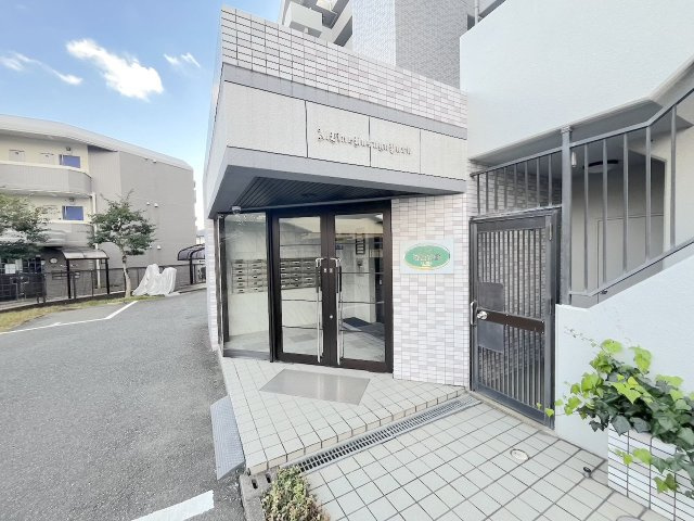 アルフィーネ春日公園のエントランス