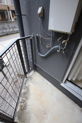 【設備】 | アメージングエステート | 室外洗濯機置場