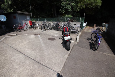 【その他共用部分】 | アメージングエステート | 駐輪場