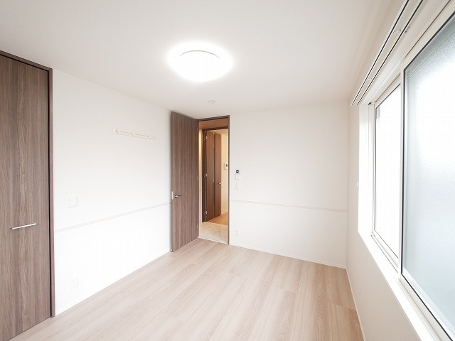 ラヴィベールの寝室|開放的な寝室です