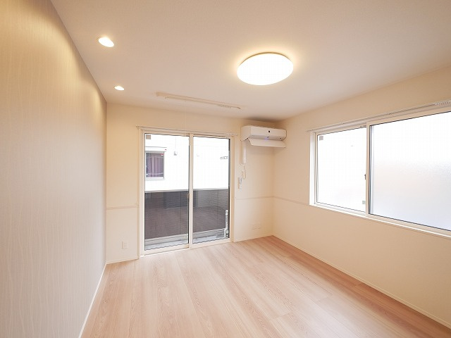 ラヴィベールの居間・リビング|ゆったり過ごせる居間です